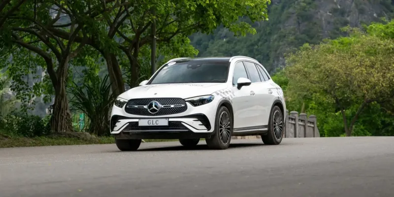 Mercedes-Benz GLC trên đường