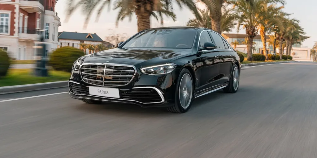 Showroom Mercedes-Benz – Bảng giá xe, lái thử, trả góp