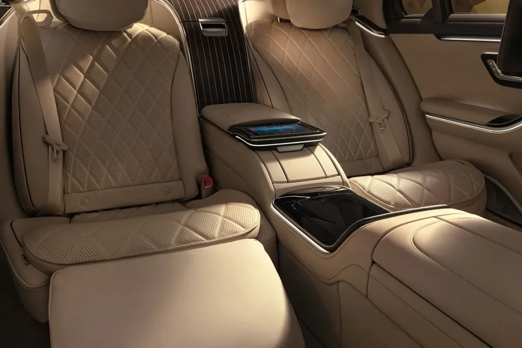 Khoang sau Mercedes-Benz S-Class